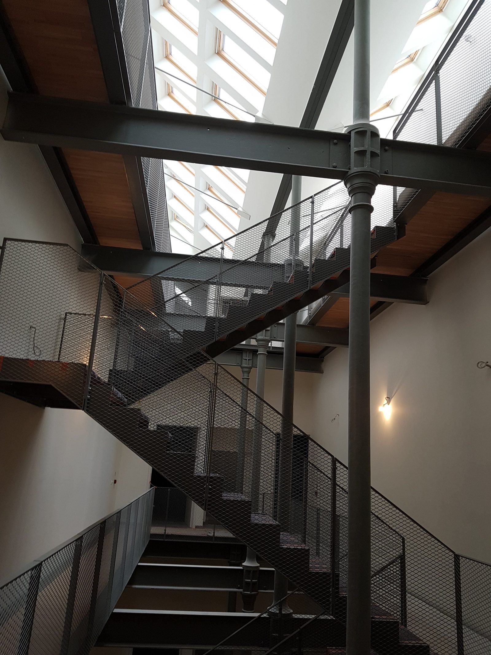 Escalier hélicoïdal en ferronnerie d'art