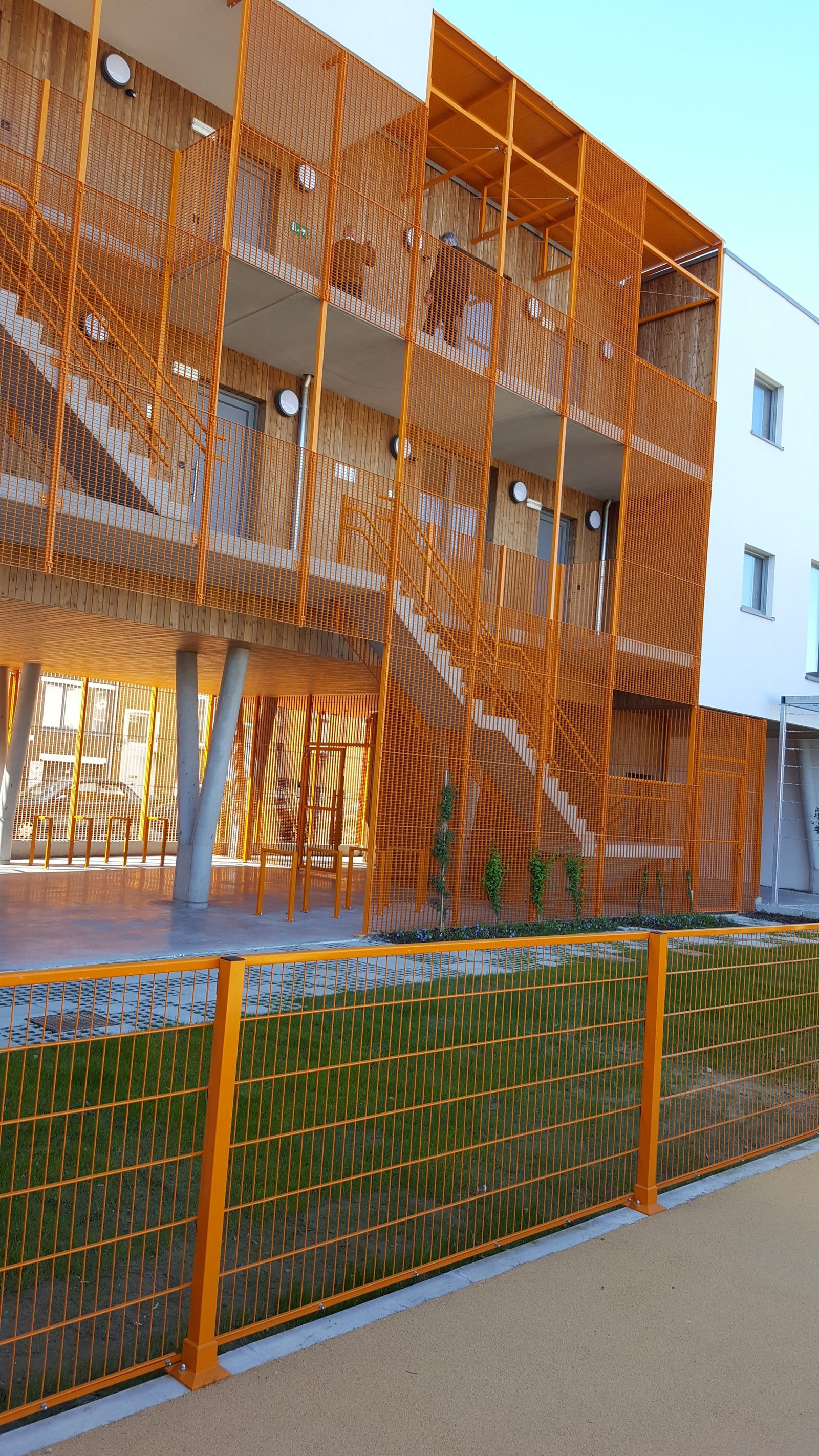 Résille métallique de façade et garde-corps — ACM Prodesign